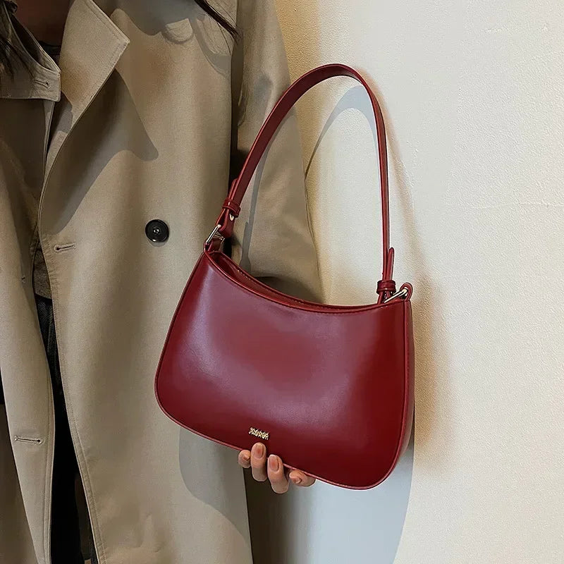 Petit sac à main en cuir rouge