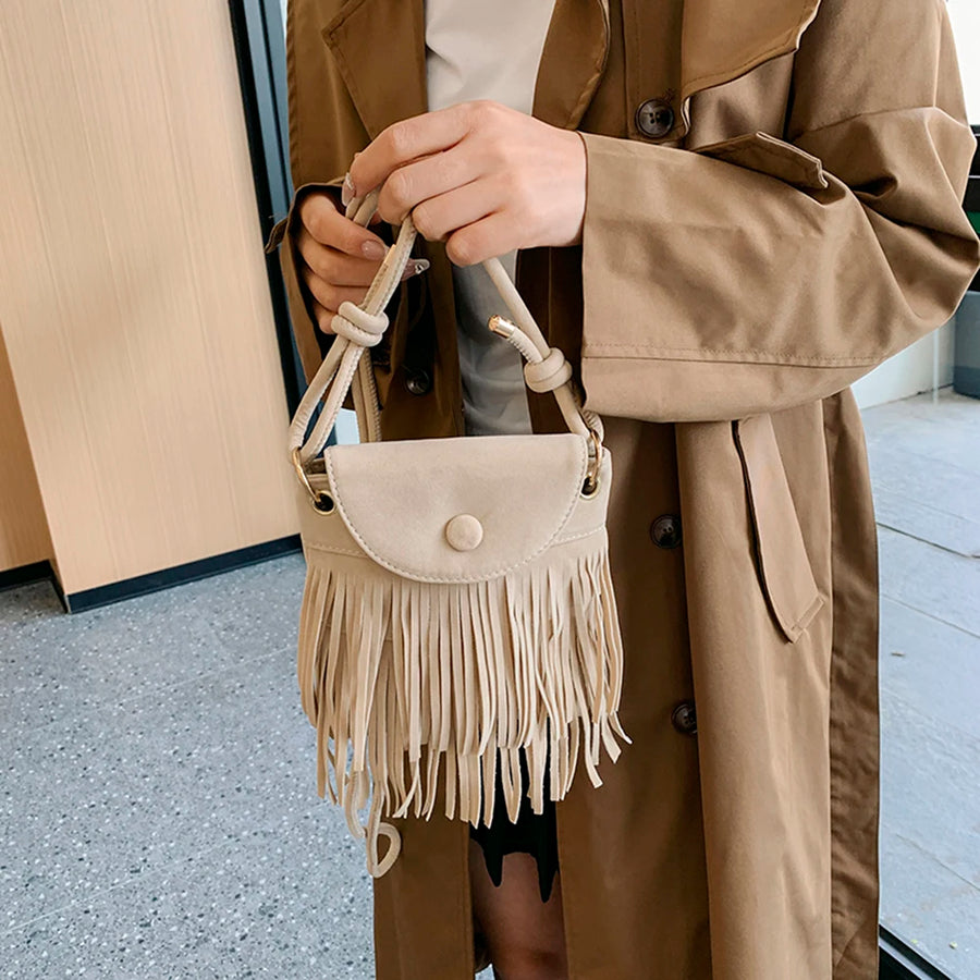 Petit sac bandoulière à franges à la main
