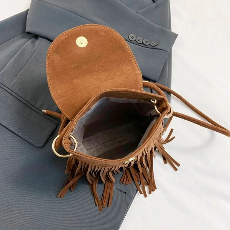 Petit sac bandoulière à franges marron intérieur