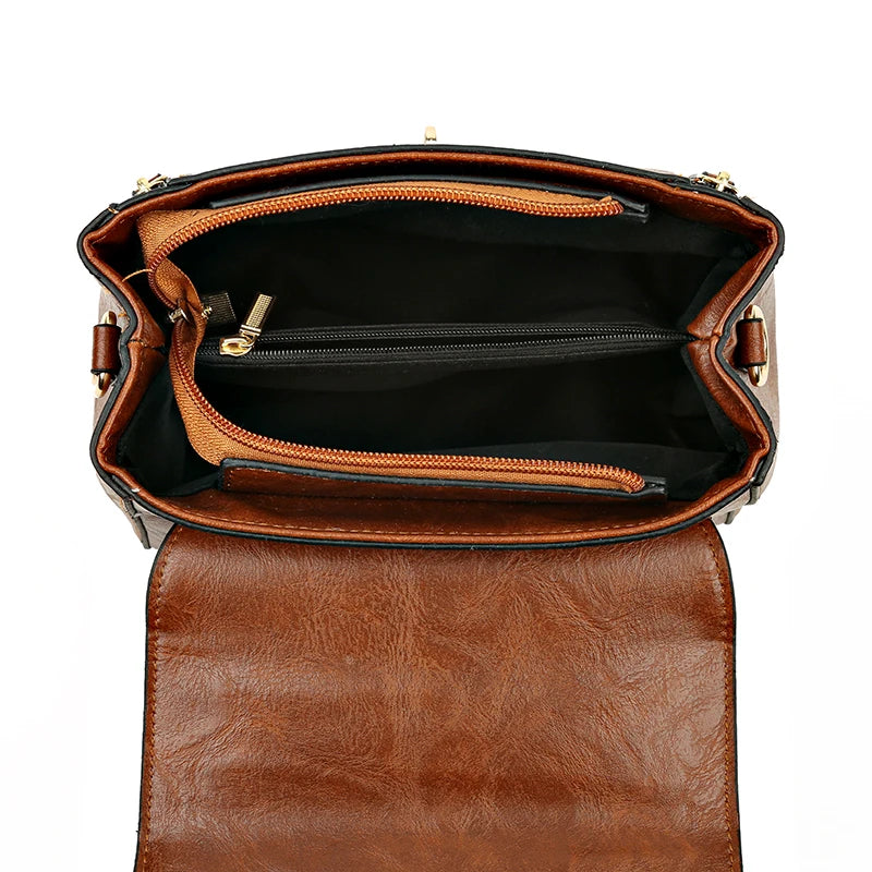 Petit sac bandoulière en cuir pour femme intérieur