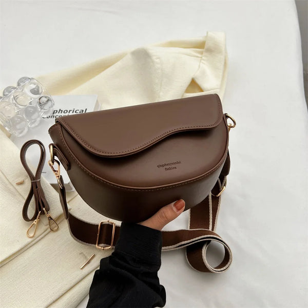 Petit sac bandoulière en cuir synthétique marron foncé