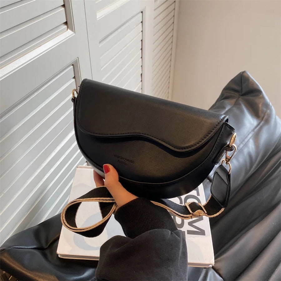 Petit sac bandoulière en cuir synthétique noir