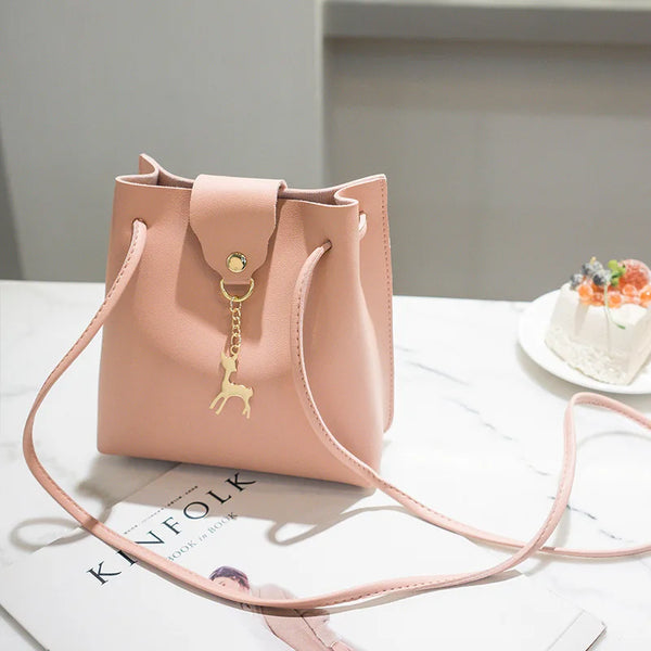 Petit sac bandoulière femme en cuir souple rose