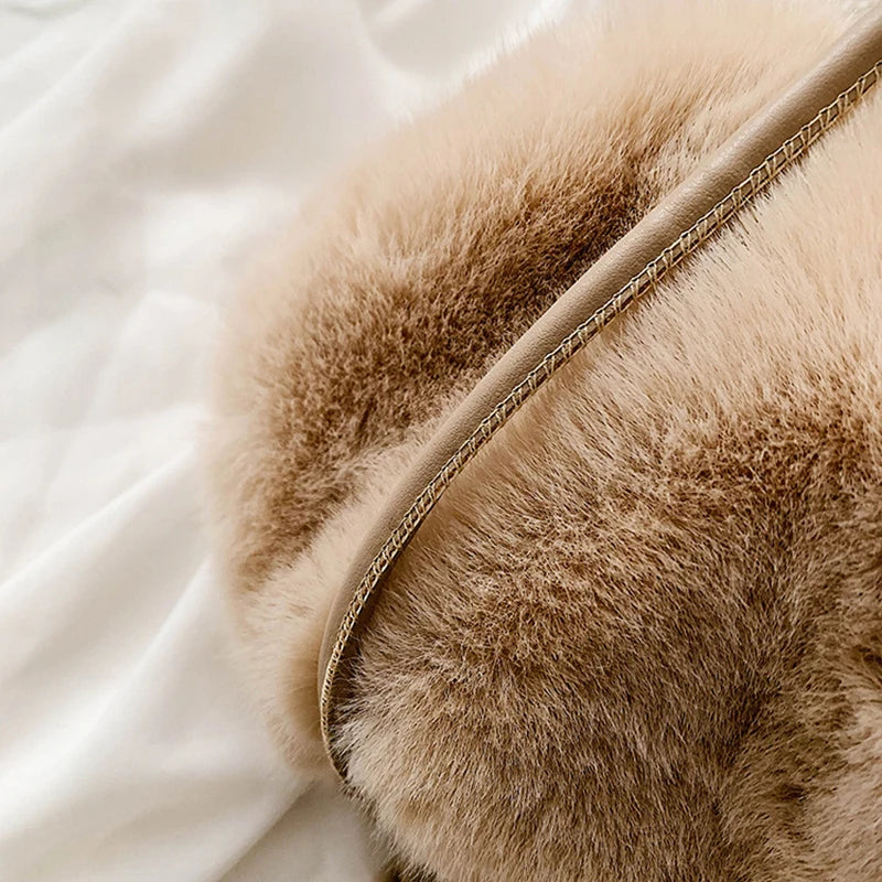 Sac à main en fausse fourrure détails