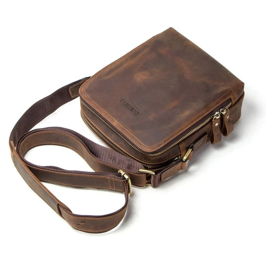 Sac bandoulière homme en cuir naturel marron à plat