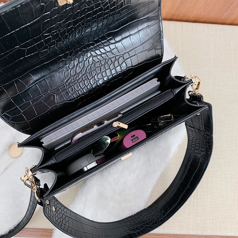 Sac bandoulière imitation croco intérieur
