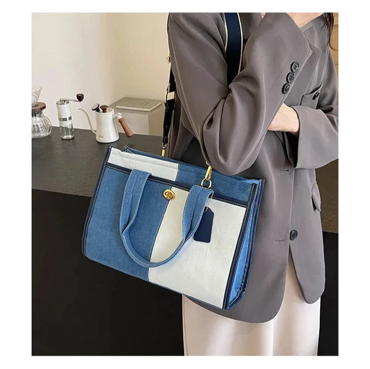 Sac bandoulière en jean pour femme bleu ciel en travers
