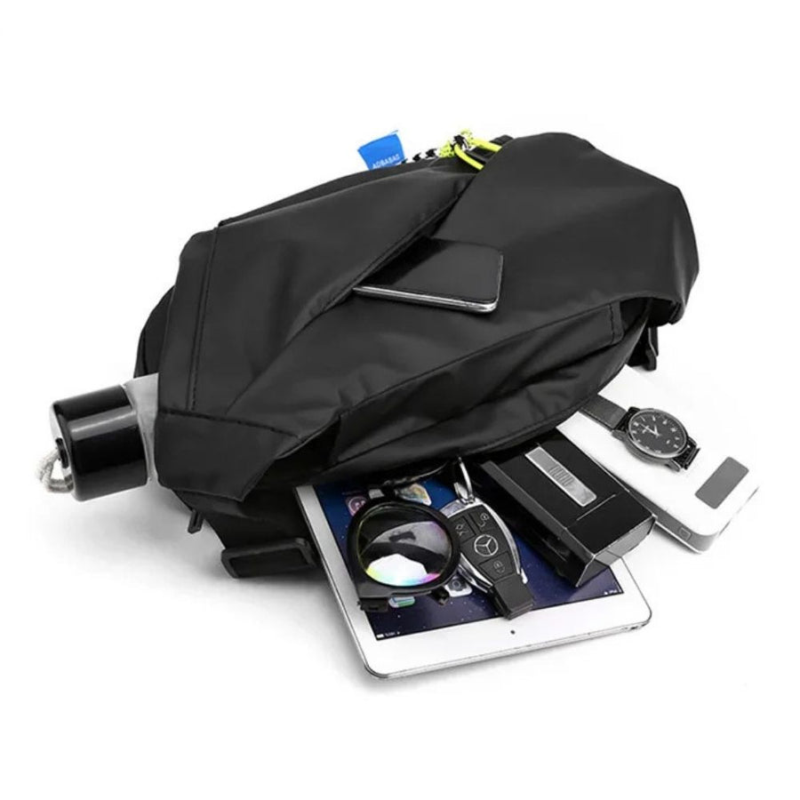 Sac bandoulière en nylon imperméable rempli