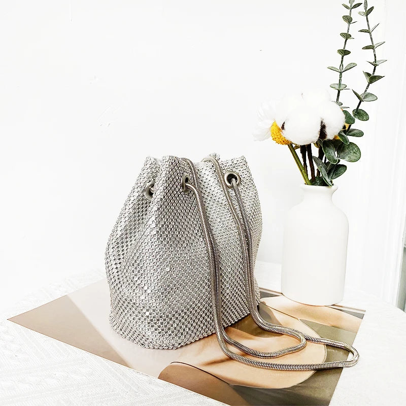 Sac bandoulière strass argenté pour vos soirées