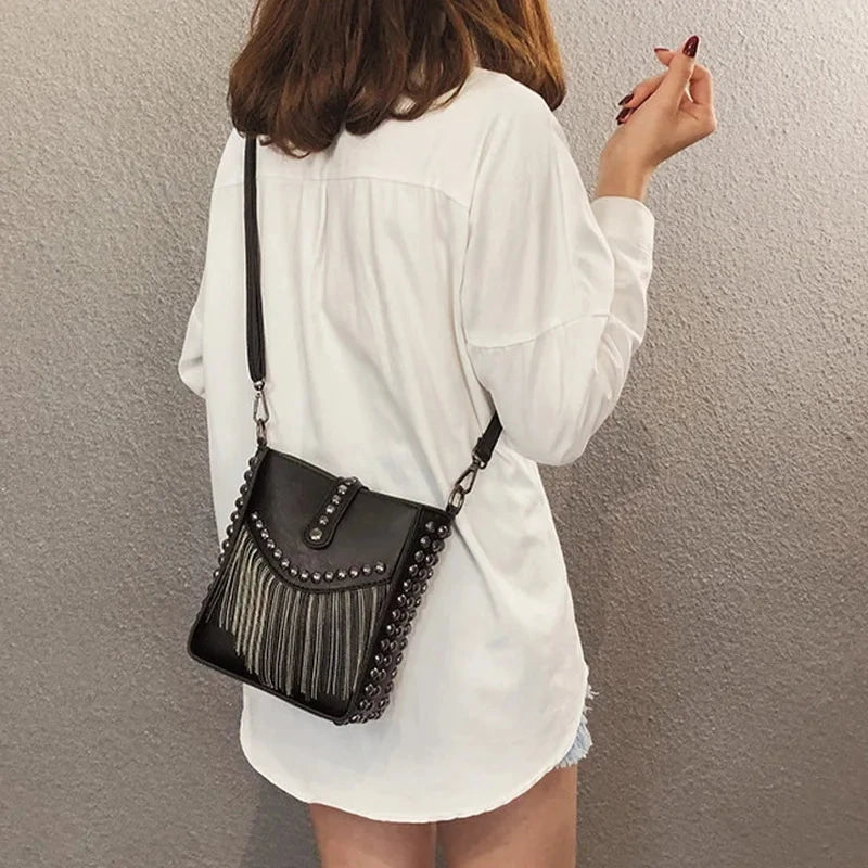 Sacoche rock pour femme noire