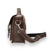 Besace en cuir homme vintage marron de côté