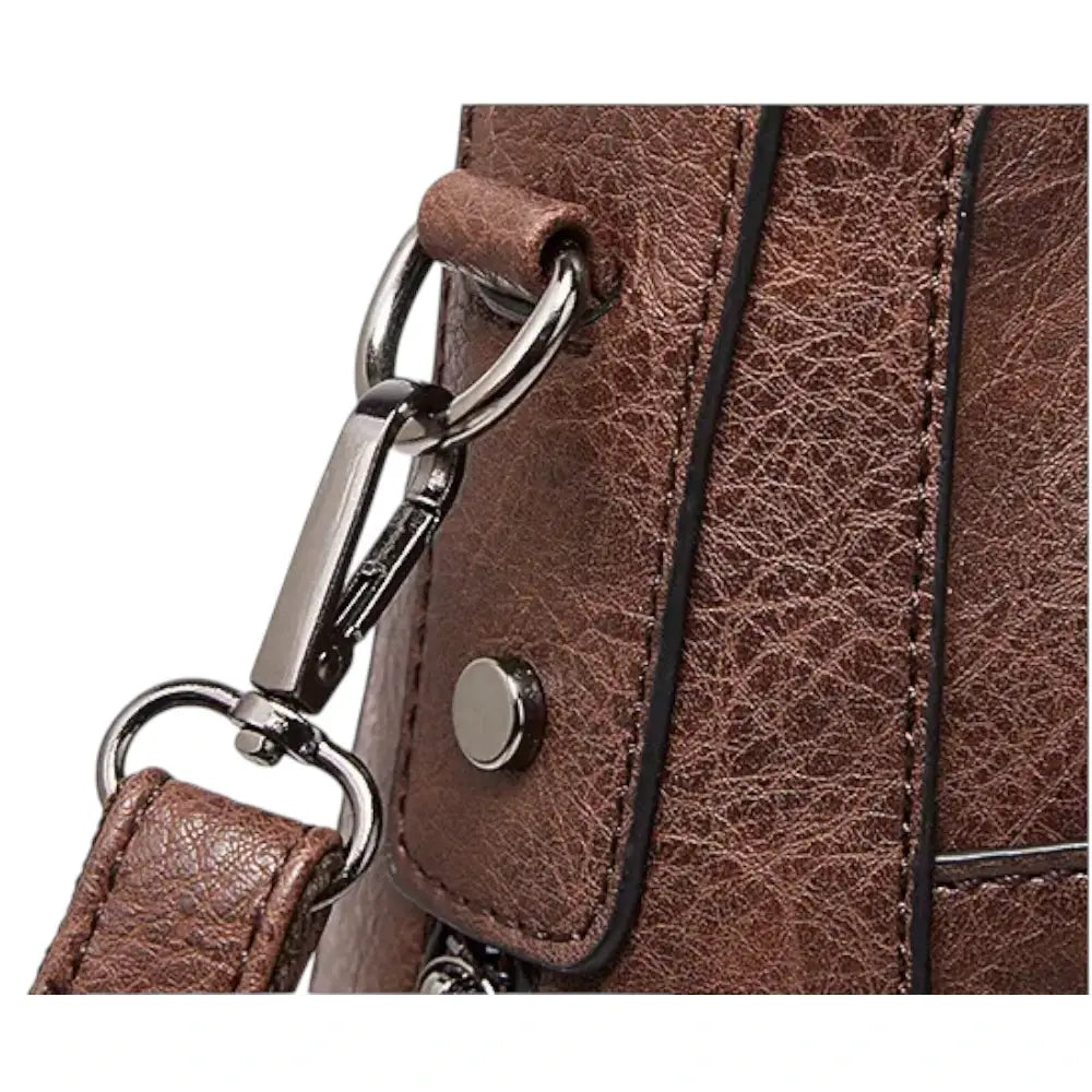grand sac bandoulière cuir elegant marron foncé détails