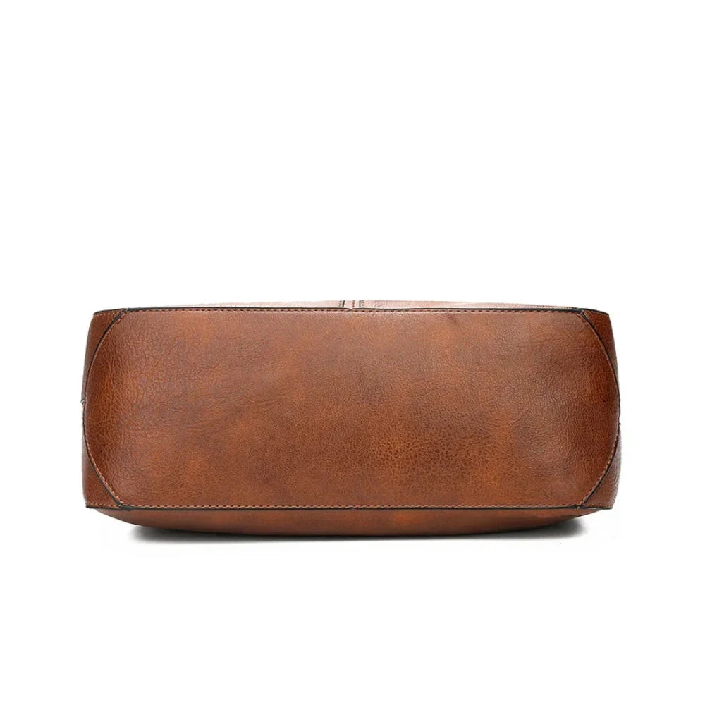 Grand sac bandoulière pour femme en cuir marron dessous