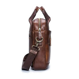 Sac ordinateur Le Sac Bandoulière en cuir véritable marron pour PC 14 pouces, vue de profil avec bandoulière