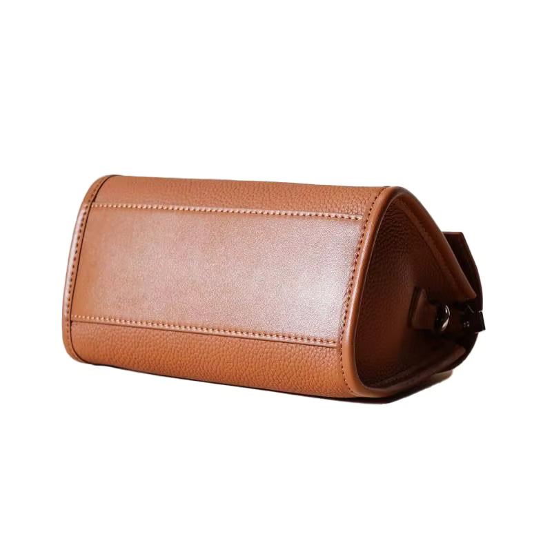 Petit sac à main bandoulière femme marron, vue de dessous