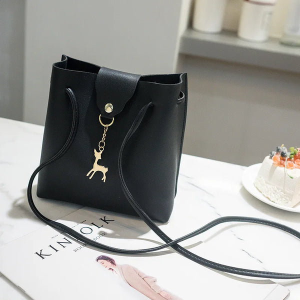 Petit sac bandoulière femme en cuir souple noir