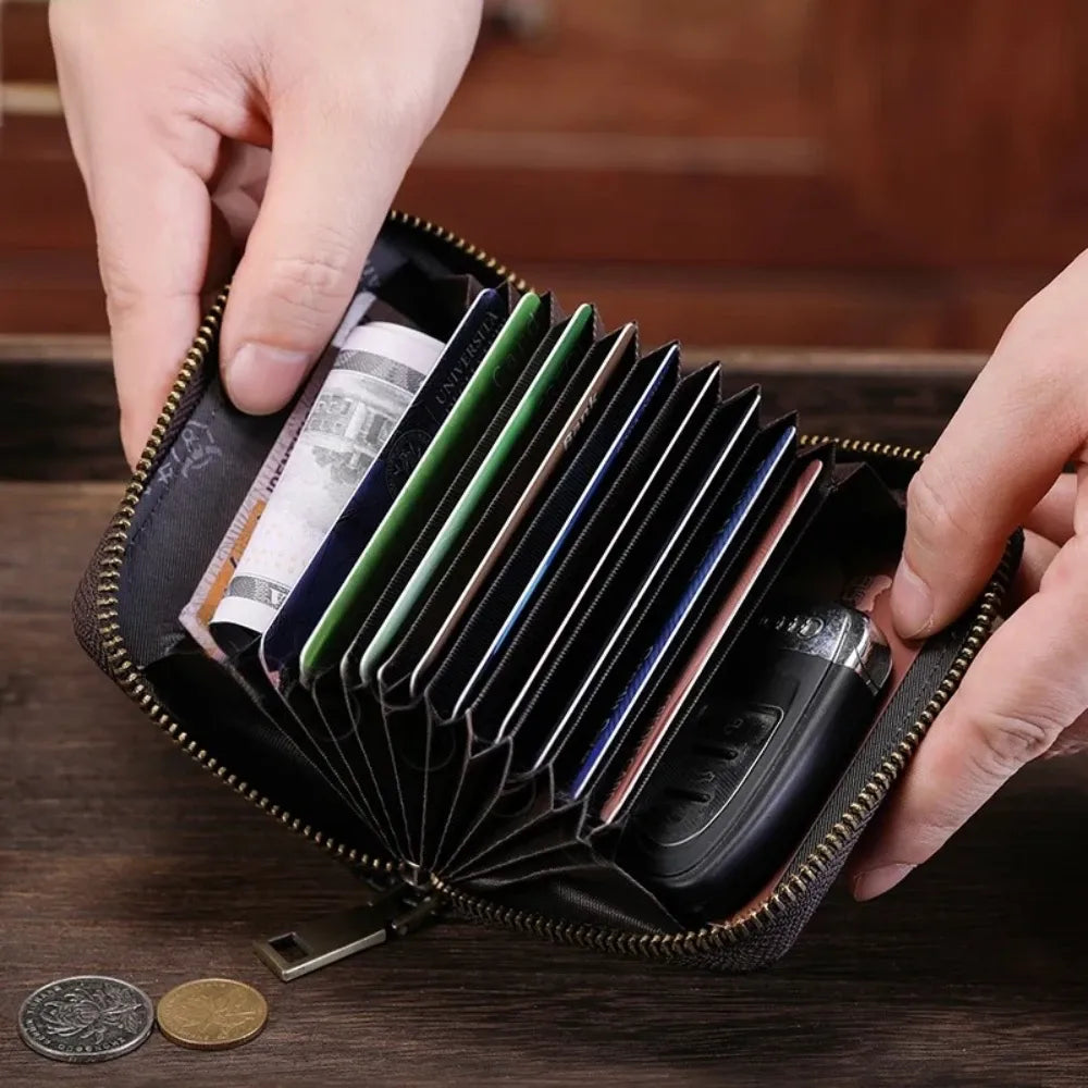 Porte-cartes accordéon ouvert avec cartes rangées