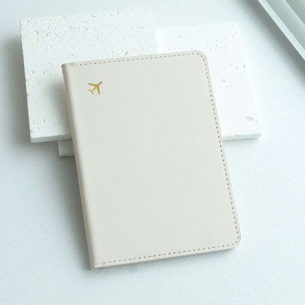 Protège passeport en simili cuir blanc
