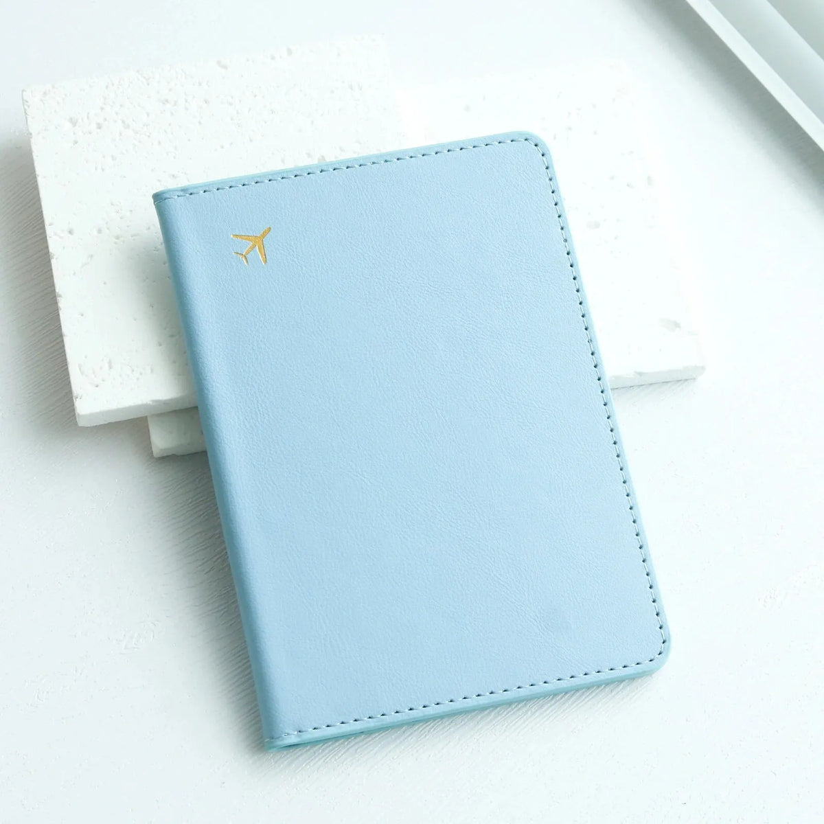 Protège passeport en simili cuir bleu