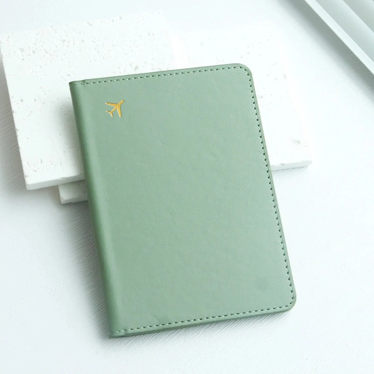 Protège passeport en simili cuir vert