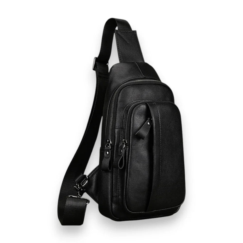 Sac à dos bandoulière en cuir noir de trois quarts