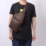 Sac à dos bandoulière homme en cuir véritable porté poitrine
