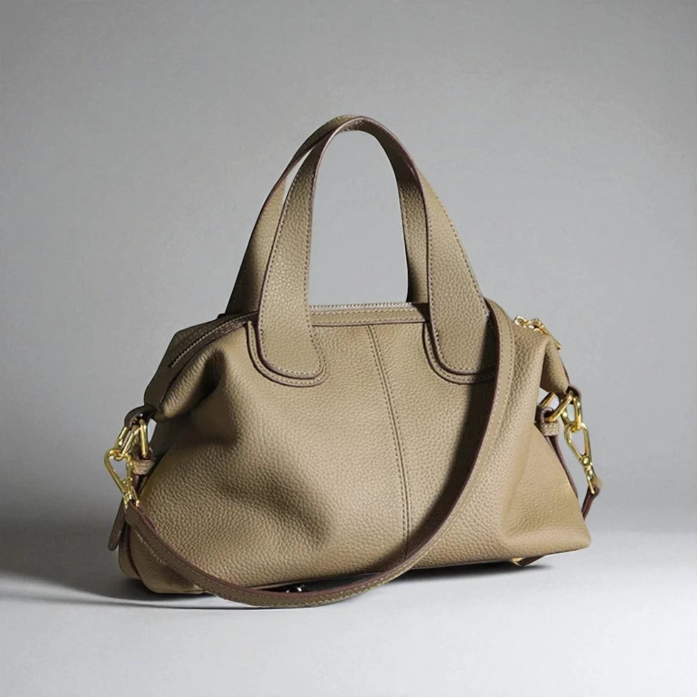 Sac à main bandoulière en cuir véritable marron clair de trois quarts