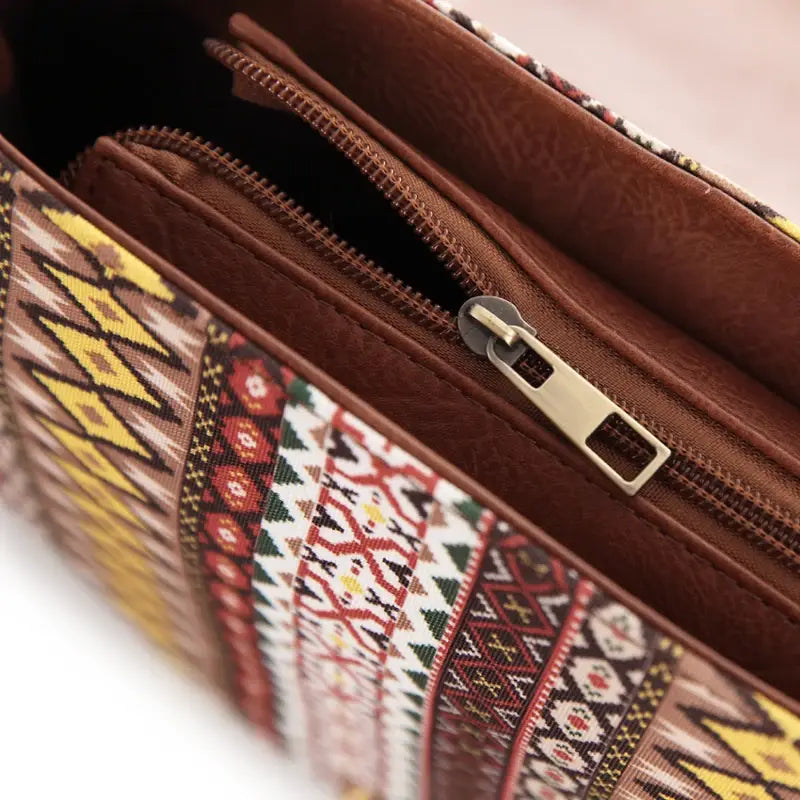 Sac bandoulière bohème chic marron fermeture