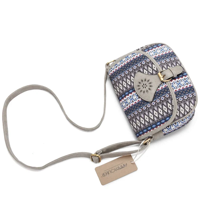 Sac bandoulière bohème chic gris à plat