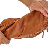 Sac bandoulière femme en cuir camel grandes poches souple