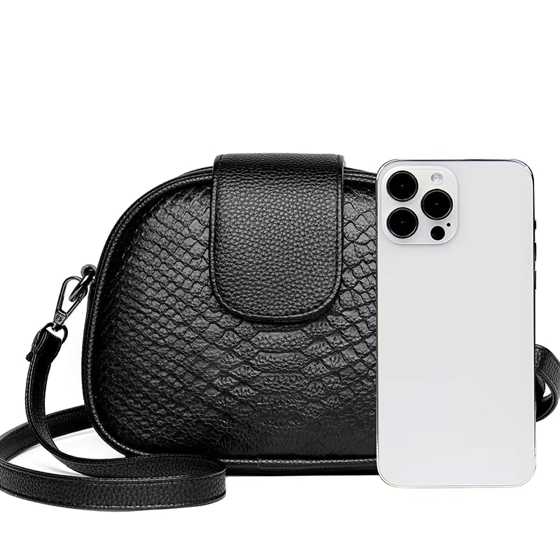 Sac bandoulière femme en cuir véritable, comparaison avec un téléphone