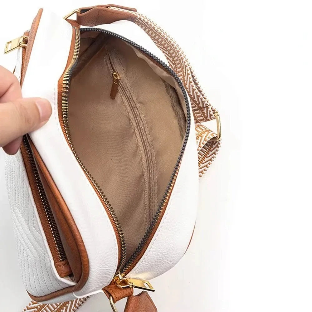 Vue intérieure du sac bandoulière matelassé blanc et marron