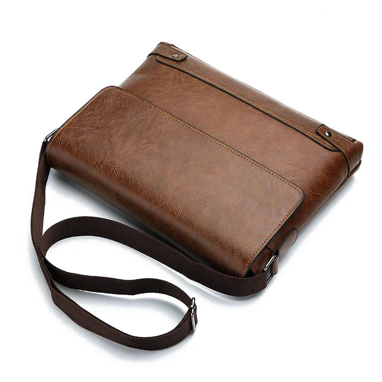 Sac besace en similicuir pour homme marron à plat