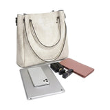 Sac cabas femme en cuir véritable blanc cassé avec objets du quotidien