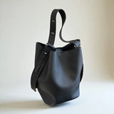 Sac seau bandoulière femme noir