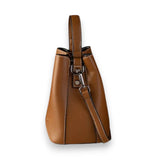 Sac seau cuir marron de côté