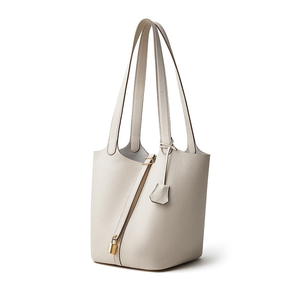 Sac seau femme en cuir véritable blanc cassé, vue de face sur fond blanc