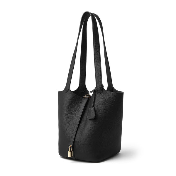 Sac seau femme en cuir véritable noir, vue de face sur fond blanc