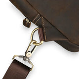 Sacoche en cuir de vache pour homme marron foncé détails attache