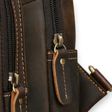 Sacoche en cuir de vache pour homme marron foncé détails fermeture