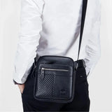 Sacoche homme cuir portée en bandoulière