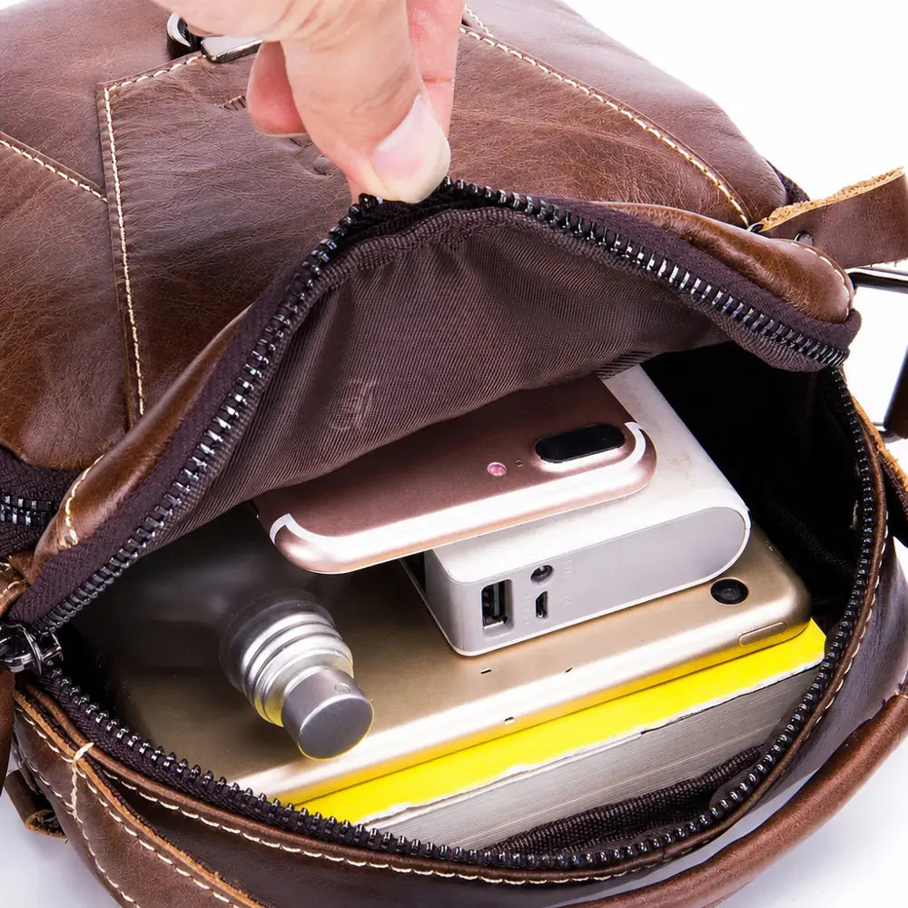Intérieur de sacoche homme en cuir véritable avec poche zippée