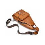 Sacoche homme en simili cuir camel, vue de côté avec bandoulière