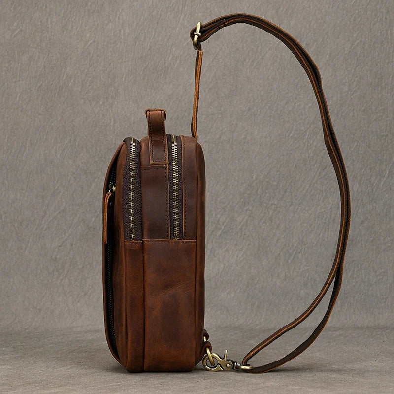 Sacoche pour homme en cuir véritable marron de côté