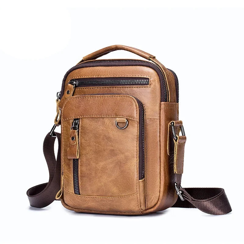 Sacoche pratique en cuir homme camel, vue de trois quarts