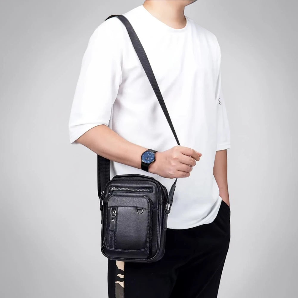 Sacoche pratique en cuir homme noir, portée épaule