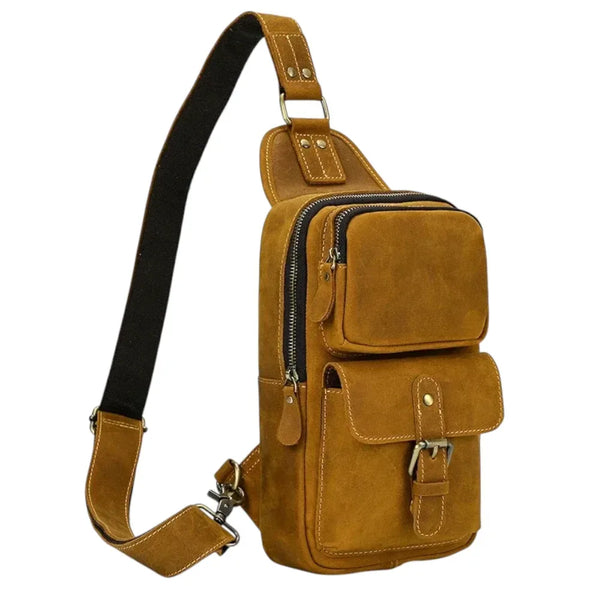 Sacoche vintage en cuir pour homme camel de trois quarts